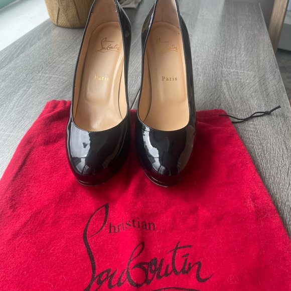 Christian Louboutin New Simple Pump 100mm with 1/2 platform, size 38 or 7.5. - Picture 5 of 7